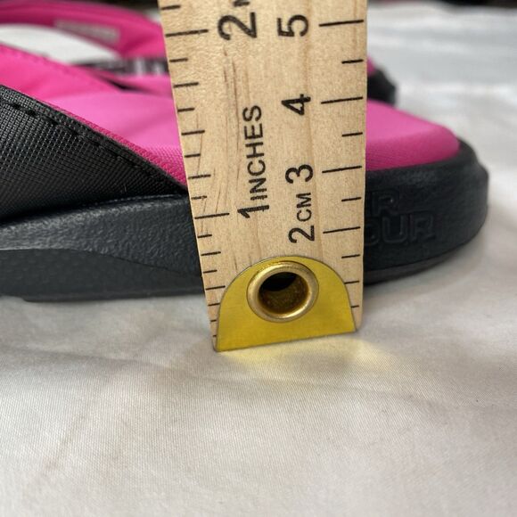 Under Armour sandals womens sz 7 pink/black flip flops New - Picture 10 of 10